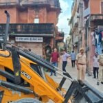 Action of Nagar Nigam Heritage on dilapidated buildings | जर्जर इमारतों पर नगर निगम हेरिटेज का एक्शन: सुभाष चौक में 5 भवन गिराए, 10 चिह्नित इमारतों को मरम्मत का नोटिस, देखें वीडियो रिपोर्ट – Jaipur News