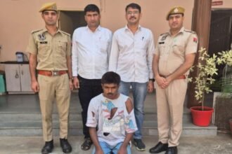 Jaipur police arrested the reward-winning dacoit | जयपुर पुलिस ने इनामी डकैत को किया अरेस्ट: पिस्तौल के दम पर लूटे थे 60 लाख, 4 राज्यों में छिपकर काटी फरारी – Jaipur News