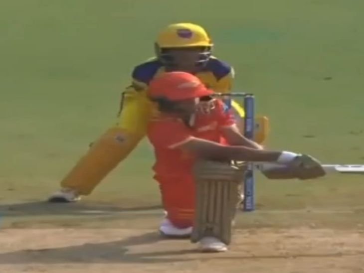 लड़कों संग खेली अनुष्का का टीम इंडिया में चयन:ग्वालियर की बेटी अब भारत की जर्सी पहनेगी; साउथ अफ्रीका में टी-20 सीरीज खेलेगी