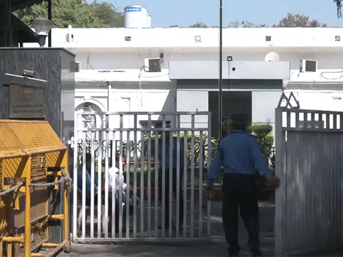 कांग्रेस को नोटिस- अकबर रोड-रायसीना हिल्स का दफ्तर खाली करें:28 मार्च तक का वक्त; दावा- एस्टेट डिपार्टमेंट के खिलाफ कोर्ट जाएगी पार्टी