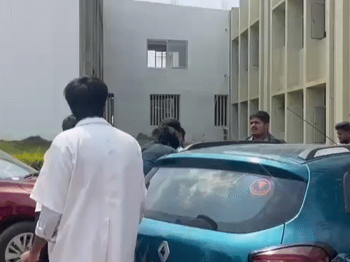 Bengaluru Professor Student Assault | College Outside Beatdown Viral Video