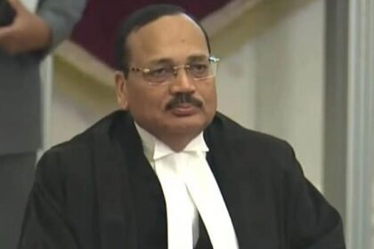 SC के फैसले पर CJI के भाई को फोन किया:चीफ जस्टिस बोले- मुझे धमकाने की कोशिश न करें, 23 सालों से ऐसे लोगों से निपट रहा