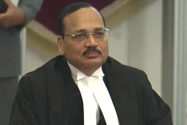 SC के फैसले पर CJI के भाई को फोन किया:चीफ जस्टिस बोले- मुझे धमकाने की कोशिश न करें, 23 सालों से ऐसे लोगों से निपट रहा