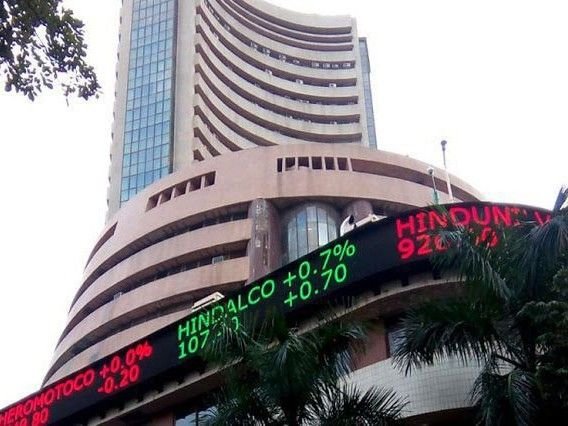 Sensex Surges 400+ Pts, Nifty Gains 150 Pts; IT, Auto Stocks Shine