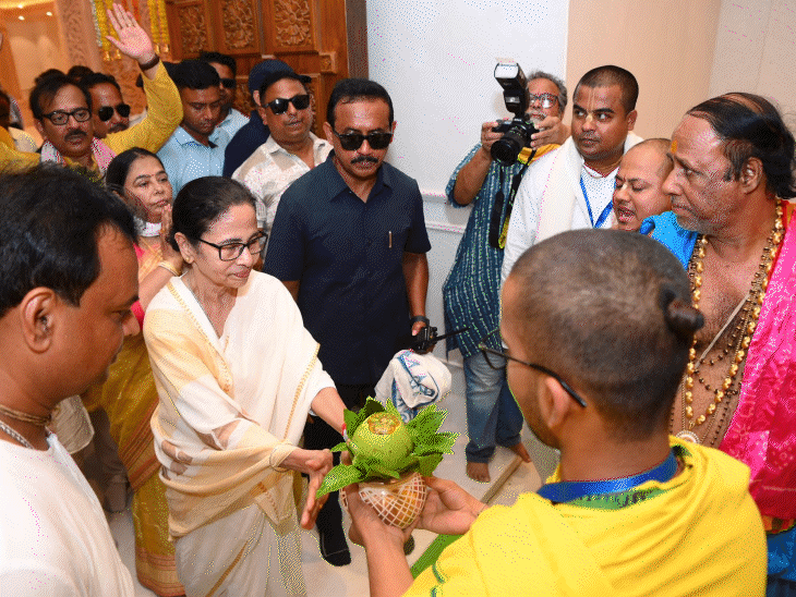 बंगाल में ममता की मंदिर पॉलिटिक्स से क्या बदलेगा:एक साल में तीन मंदिरों का शिलान्यास-उद्घाटन, लोग बोले- मंदिर बनाने से क्या होगा