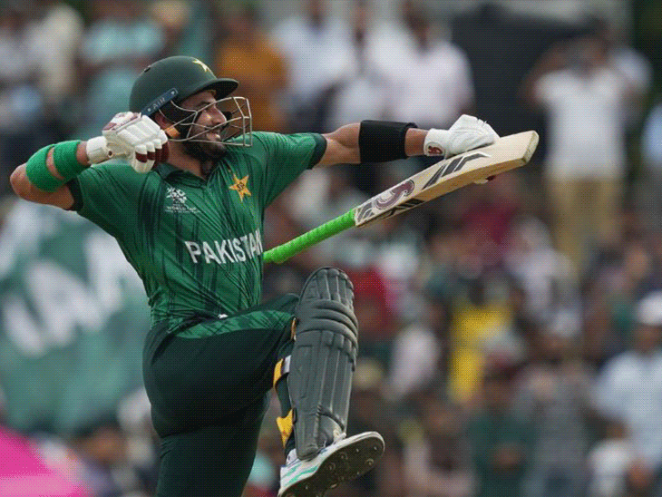 पाकिस्तान के फरहान टी-20 रैकिंग में अभिषेक के करीब पहुंचे:अब सिर्फ 26 पॉइंट्स का फासला; बॉलर्स में वरुण चक्रवर्ती टॉप पर मौजूद