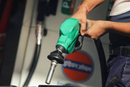 देश में पेट्रोल-डीजल की कमी नहीं होगी:भारत के पास 4,000 करोड़ लीटर तेल, सरकार बोली ये 8 हफ्तों के लिए काफी