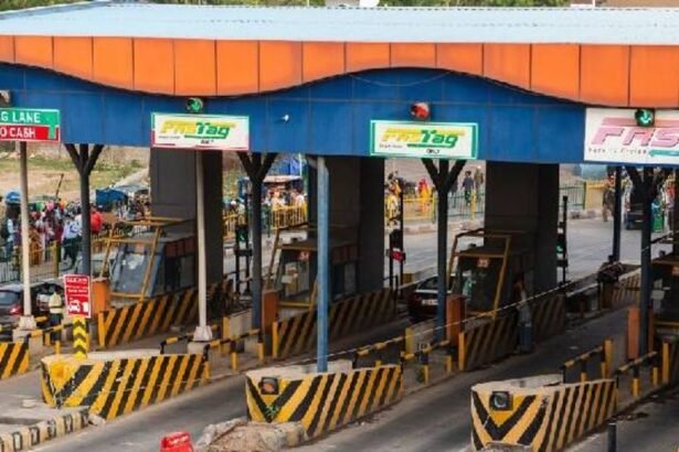 1 अप्रैल से महंगा हो जाएगा फास्टैग एनुअल पास:₹3,000 की जगह ₹3,075 देने होंगे; 52 लाख से ज्यादा यूजर्स पर पड़ेगा असर