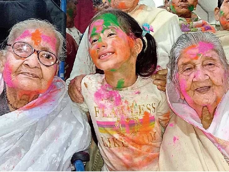 होली से रिश्तों को करें रिचार्ज:होली पर करें ये 4 काम, खुशी के साथ रिश्तों के रंग निखरेंगे; शोध बताते हैं- सकारात्मक यादें मस्तिष्क को सक्रिय रखती हैं