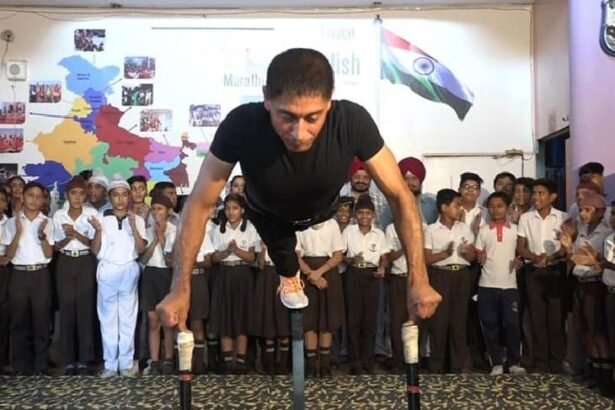 Vicky Deol of Kapurthala created a world record, Vicky Deol performing 64 push-ups in 40 seconds, 64 push-ups in 40 seconds, push-ups world record