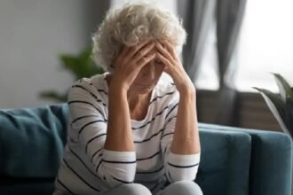 डॉ.हेल्म्सटेटर की बुक से पढ़ें सोच का जादू:मैं बूढ़ा हो गया, यह सोच बदलें; छोटे काम पूरे करके खुद की तारीफ करें