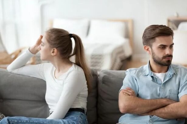 घूमने-खाने जैसी सलाह एआई से लेना आपसी उलझन बढ़ा रहा:एआई चैटबॉट शक, गुस्सा और अहंकार जैसे इंसानी गुण दिखा रहा; गलत सलाह से रिश्तों में बढ़ रही दरारें, आपसी बातचीत ही समाधान