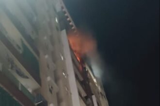 जयपुर अपार्टमेंट में जलता छोड़ा दीया बना आग का कारण:गृह प्रवेश पूजा के बाद फ्लैट में लगी आग; 45 मिनट में पाया काबू, बड़ा हादसा टला