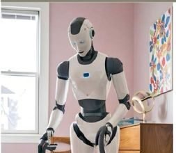 रोबोटिक बटलर- वीडियो क्लिप्स से सीख रहे झाड़ू-पोछा:‘इंसानी गलतियों’ से खुद को दिनोदिन स्मार्ट बनाते जा रहे हैं ह्युमनॉइड रोबोट्स