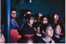 टेक्नोलॉजी; रियल टाइम ट्रांसलेशन कर रहे चश्मे:कोरियाई थिएटर एआई चश्मों से तोड़ रहा भाषा की दीवार