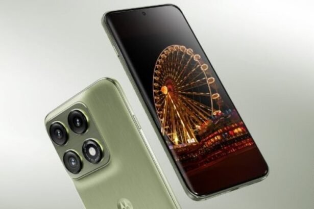 मोटोरोला एज 70 प्रो स्मार्टफोन लॉन्च, कीमत ₹38,999 से शुरू:डाइमेंसिटी 8500 एक्सट्रीम प्रोसेसर वाला पहला फोन; 6500mAh बैटरी और 50MP सेल्फी कैमरा