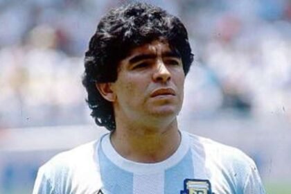 माराडोना की मौत मामले में फिर जांच शुरू हो रही:मेडिकल टीम पर इलाज में लापरवाही के आरोप; पहला ट्रायल रद्द हुआ था