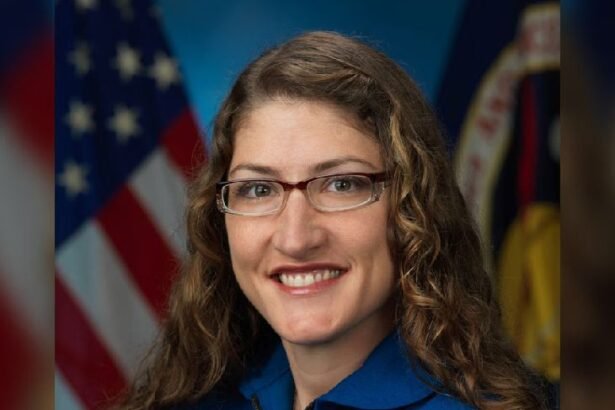 चंद्रमा की कक्षा में पहुँचने वाली पहली महिला बनेंगी क्रिस्टीना:पहली बार फेल, फिर 6 हजार आवेदकों को पछाड़ नासा में जगह बनाई