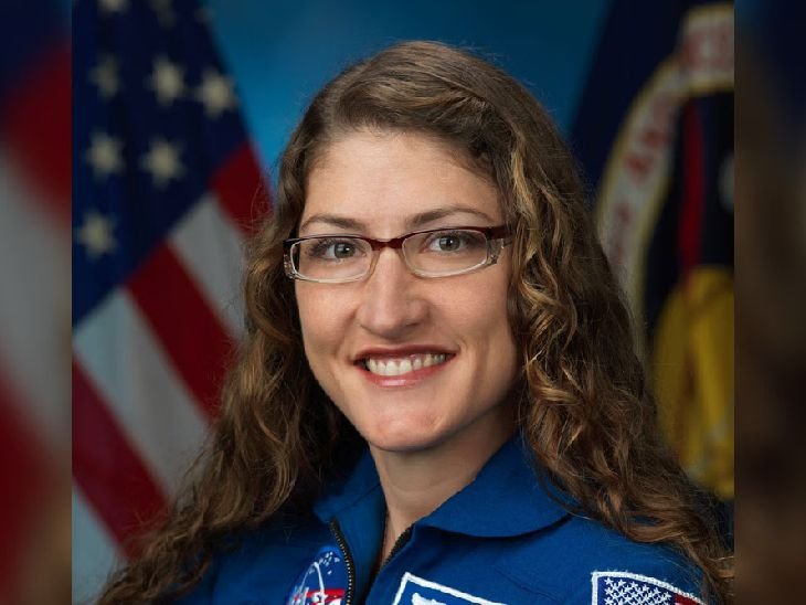 चंद्रमा की कक्षा में पहुँचने वाली पहली महिला बनेंगी क्रिस्टीना:पहली बार फेल, फिर 6 हजार आवेदकों को पछाड़ नासा में जगह बनाई