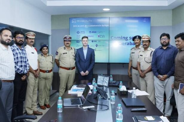 स्कूल बसों का लंदन जैसा हाईटेक नेटवर्क तेलंगाना में:एक रूट के कई स्कूलों के लिए साझा बस, खास एप से जुड़ेंगे पेरेंट्स, स्कूल-ऑपरेटर