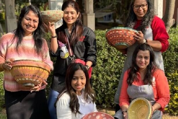 Annie Sloan, 6 day workshop in Udaipur, guests are learning art and painting