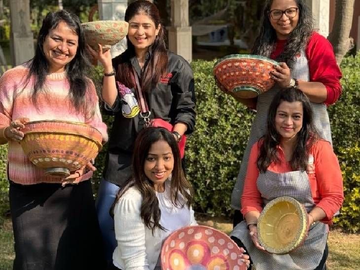 Annie Sloan, 6 day workshop in Udaipur, guests are learning art and painting