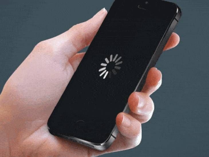 जानबूझकर ‘स्लो’ किए जा रहे पुराने हैंडसेट, ताकि नए बिकें:यूरोप में सख्ती, कंपनियों को 7 साल तक सुनिश्चित करनी होगी स्पेयर पार्ट्स की सप्लाई