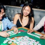 युवाओं को पसंद आ रहा बुजुर्गों वाला खेल ‘महजोंग:टाइल्स टकराने की ‍आवाज में सुकून; रणनीति बनाने-समझने के बहाने दोस्ती के मौके