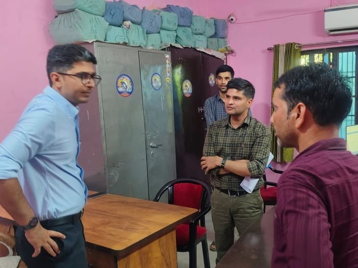 पट्टा-नामांतरण में देरी पर कलेक्टर हुए नाराज:लापरवाह कर्मचारियों पर होगी कार्रवाई, नगर परिषद में अनियमितताएं आई सामने