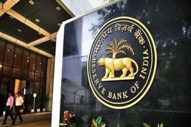 RBI सरकार को देगा ₹2.87 लाख करोड़ का डिविडेंड:पिछले साल से 7% की बढ़ोतरी; ईरान-इजराइल संकट के बीच खजाने को मिलेगी बड़ी राहत