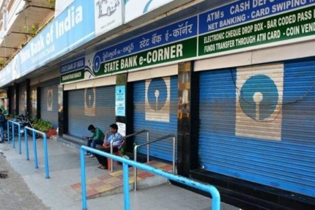 SBI कर्मचारियों की हड़ताल टली:25-26 मई को सामान्य रूप से बैंक शाखाएं खुलेंगी; मैनेजमेंट और यूनियन की बैठक में सहमति बनी
