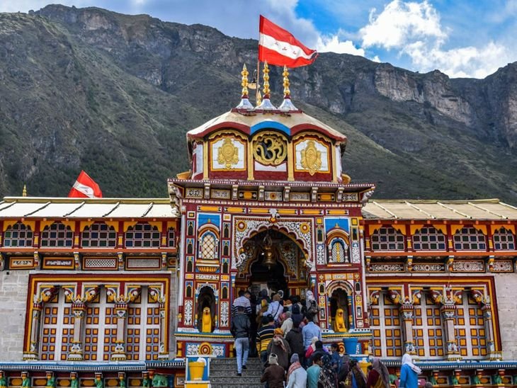 चारधाम यात्रा पर पहुंचे अभिनेता आशुतोष राणा:केदारनाथ-बद्रीनाथ दर्शन कर व्यवस्थाओं की सराहना की, प्रशासन-पुलिस की सराहना की