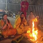रेमो डिसूजा पत्नी के साथ नलखेड़ा पहुंचे:फिल्म डायरेक्टर ने किए मां बगलामुखी के किए दर्शन; यज्ञशाला में सपत्नीक हवन किया