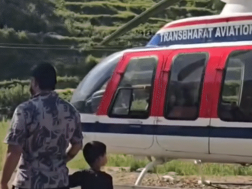 Badrinath Helicopter Emergency Landing in Uttarakhand Fields