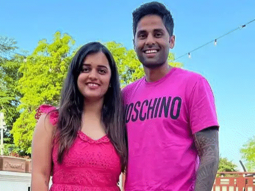 शादी के 10 साल बाद पिता बने सूर्यकुमार यादव:पत्नी देविशा ने बेटी को जन्म दिया; RCB के खिलाफ मैच में खेलना तय नहीं