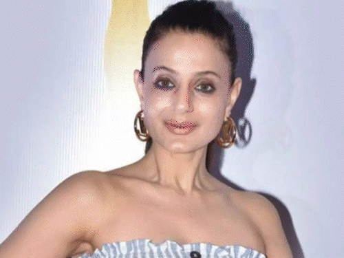 अमीषा पटेल ने बॉलीवुड के ‘फेक PR’ पर तंज कसा:कहा- 2 फिल्में करने से कोई स्टार नहीं बनता; फिल्म गदर 3 भी कन्फर्म की