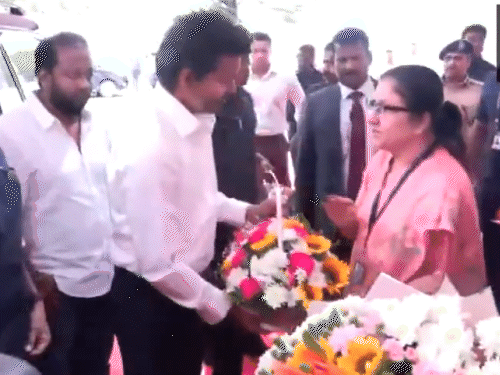 विजय कुछ देर में तमिलनाडु CM पद की शपथ लेंगे:राज्य में 60 साल बाद गैर-द्रविड़ दल का मुख्यमंत्री; राहुल गांधी चेन्नई पहुंचे