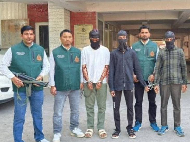 ISI से जुड़े MP के 3 युवक गिरफ्तार:दिल्ली पुलिस का खुलासा- मंदिर, ढाबा और मिलिट्री कैंप उड़ाने वाले थे; पाकिस्तान भेजी तस्वीरें