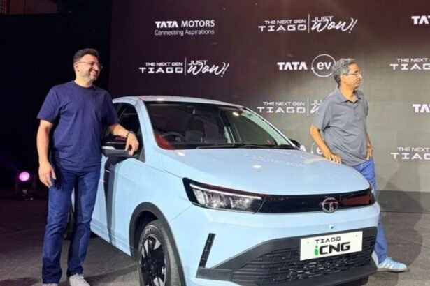 टाटा मोटर्स की टियागो फेसलिफ्ट लॉन्च:डिजाइन और इंटीरियर में 4 बड़े बदलाव; ICE, CNG और इलेक्ट्रिक तीनों ऑप्शन मिलेंगे