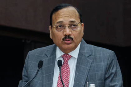 CJI सूर्यकांत ने कॅाकरोच वाले बयान पर सफाई दी:कहा- मेरा बयान गलत तरीके से पेश किया गया, मैंने फर्जी डिग्रीधारियों की आलोचना की