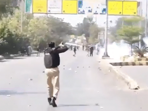 PoK में हिंसा, 11 की मौत, इनमें 4 पुलिसकर्मी:विधानसभा में आरक्षित सीटें खत्म करने की मांग, कश्मीर से आए लोगों को दी गई थी