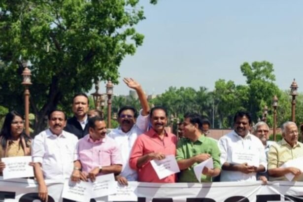 FCRA संशोधन बिल पर JPC की पहली बैठक दिल्ली में: 31 सदस्यीय समिति को विंटर सत्र तक रिपोर्ट देनी है, विपक्ष का आरोप- अल्पसंख्यकों को निशाना बनाना