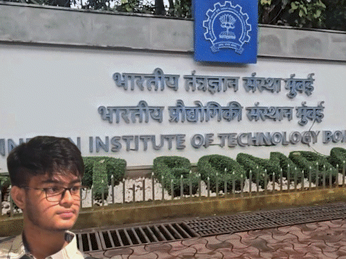IIT बॉम्बे में छात्र की आत्महत्या, कैंपस में प्रदर्शन: परीक्षा में ChatGPT से नकल करते पकड़े जाने के बाद हुआ घटनाक्रम